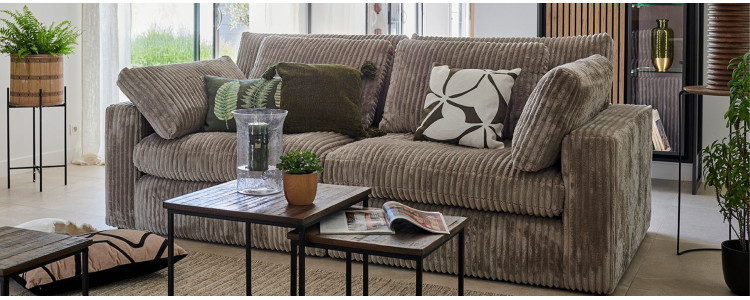 Personnalisez votre meuble TV, lit, canapé avec des pieds de meuble
